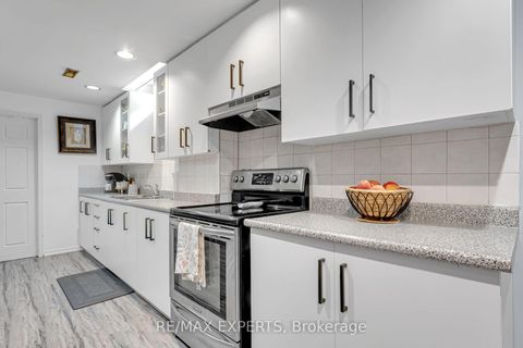 Photo 40 at 212 Bordeaux Drive, East Woodbridge, Vaughan