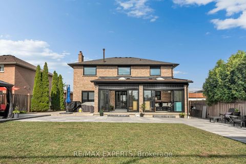 Photo 43 at 212 Bordeaux Drive, East Woodbridge, Vaughan