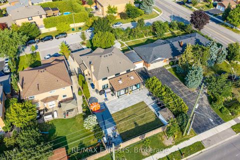 Photo 45 at 212 Bordeaux Drive, East Woodbridge, Vaughan
