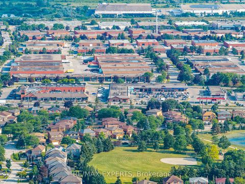 Photo 49 at 212 Bordeaux Drive, East Woodbridge, Vaughan