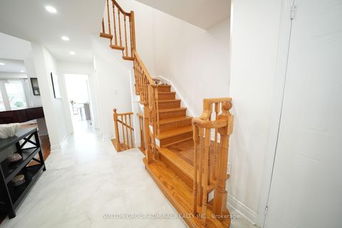 Photo 7 at 33 Wilderness Drive, Milliken, Toronto