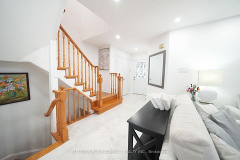Photo 9 at 33 Wilderness Drive, Milliken, Toronto