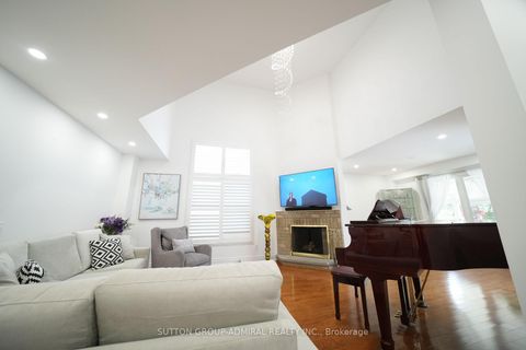 Photo 10 at 33 Wilderness Drive, Milliken, Toronto