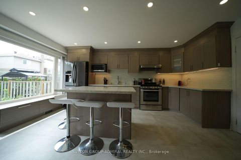 Photo 13 at 33 Wilderness Drive, Milliken, Toronto