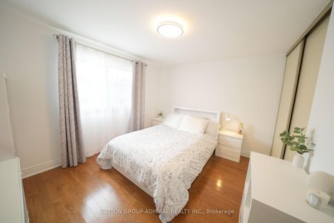 Photo 27 at 33 Wilderness Drive, Milliken, Toronto