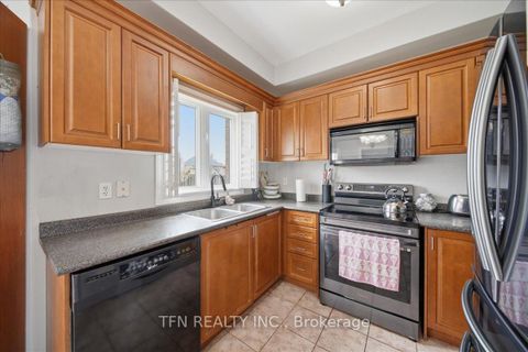 Photo 8 at 2073 Cynthia Court, Alcona, Innisfil