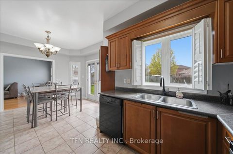 Photo 9 at 2073 Cynthia Court, Alcona, Innisfil