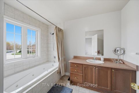 Photo 11 at 2073 Cynthia Court, Alcona, Innisfil