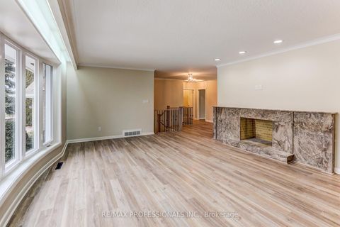Photo 6 at 23 Ravensbourne Crescent, Rosethorn, Toronto