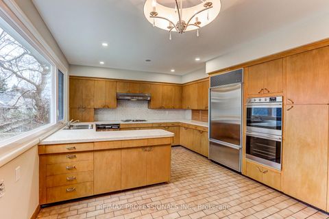 Photo 14 at 23 Ravensbourne Crescent, Rosethorn, Toronto