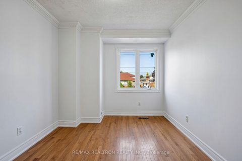 Photo 10 at 19 WARNER Avenue, Victoria Village, Toronto