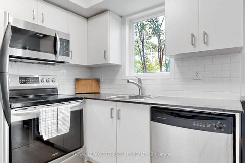 Photo 6 at 1501C - 26 Laidlaw Street, South Parkdale, Toronto