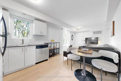 Photo 8 at 1501C - 26 Laidlaw Street, South Parkdale, Toronto