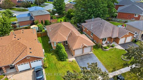 Photo 2 at 7 Longman Drive, Northwest, Barrie