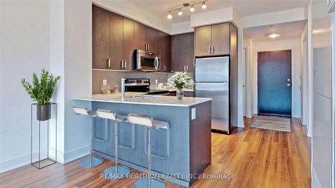 Photo 3 at 403 - 7608 Yonge Street, Yorkhill, Vaughan