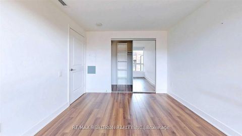 Photo 8 at 403 - 7608 Yonge Street, Yorkhill, Vaughan