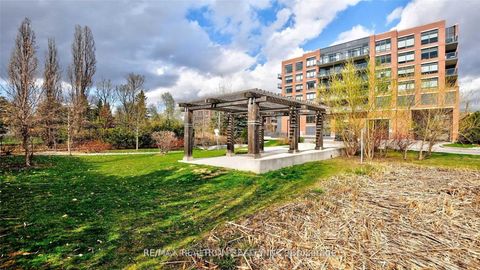 Photo 32 at 403 - 7608 Yonge Street, Yorkhill, Vaughan