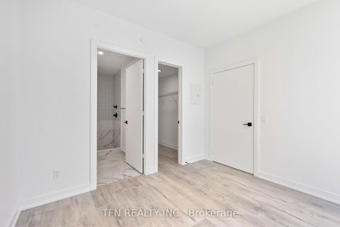 Photo 5 at 4704 - 327 King Street W, Waterfront Communities C1, Toronto