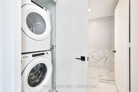 Photo 10 at 4704 - 327 King Street W, Waterfront Communities C1, Toronto