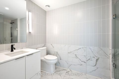 Photo 11 at 4704 - 327 King Street W, Waterfront Communities C1, Toronto