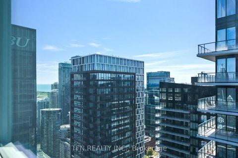Photo 12 at 4704 - 327 King Street W, Waterfront Communities C1, Toronto