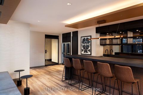 Photo 17 at 4704 - 327 King Street W, Waterfront Communities C1, Toronto