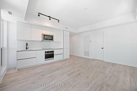 Photo 2 at 4505 - 327 King Street W, Waterfront Communities C1, Toronto