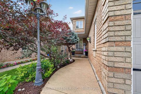 Photo 1 at 83 Royal Ridge Crescent, Maple, Vaughan