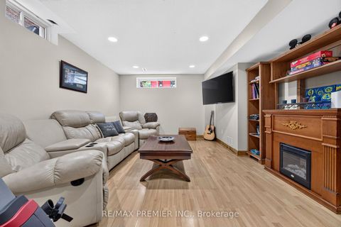 Photo 26 at 83 Royal Ridge Crescent, Maple, Vaughan