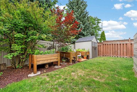 Photo 32 at 83 Royal Ridge Crescent, Maple, Vaughan