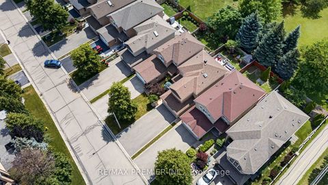Photo 35 at 83 Royal Ridge Crescent, Maple, Vaughan