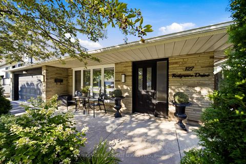 Photo 2 at 127 Redgrave Drive, Richview, Toronto