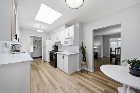 Photo 3 at 127 Redgrave Drive, Richview, Toronto
