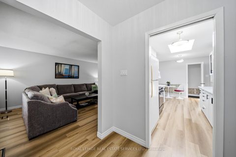 Photo 5 at 127 Redgrave Drive, Richview, Toronto