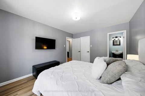 Photo 17 at 127 Redgrave Drive, Richview, Toronto