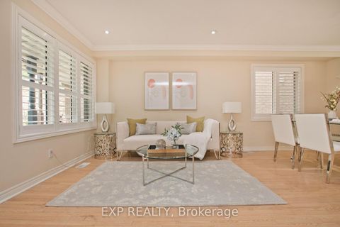 Photo 3 at 55 Sandway Crescent, Maple, Vaughan