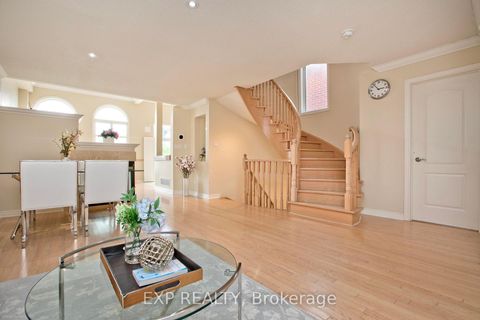 Photo 5 at 55 Sandway Crescent, Maple, Vaughan