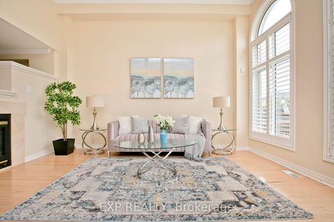 Photo 9 at 55 Sandway Crescent, Maple, Vaughan
