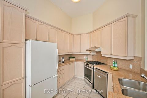 Photo 11 at 55 Sandway Crescent, Maple, Vaughan