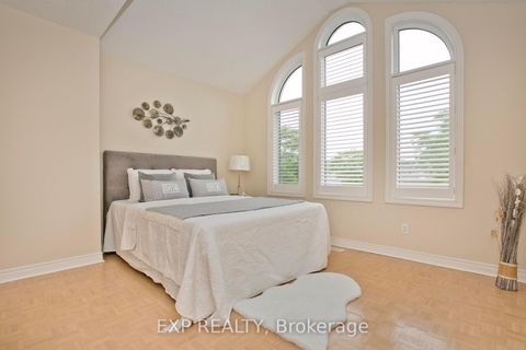 Photo 16 at 55 Sandway Crescent, Maple, Vaughan