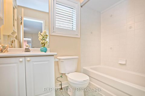 Photo 19 at 55 Sandway Crescent, Maple, Vaughan