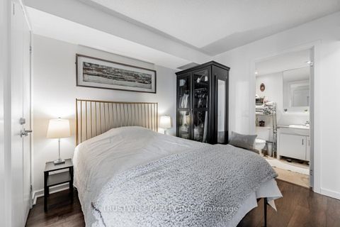 Photo 10 at 511 - 208 Queens Quay W, Waterfront Communities C1, Toronto