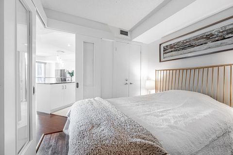 Photo 11 at 511 - 208 Queens Quay W, Waterfront Communities C1, Toronto