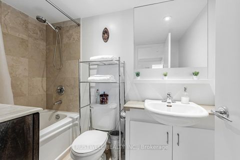 Photo 12 at 511 - 208 Queens Quay W, Waterfront Communities C1, Toronto