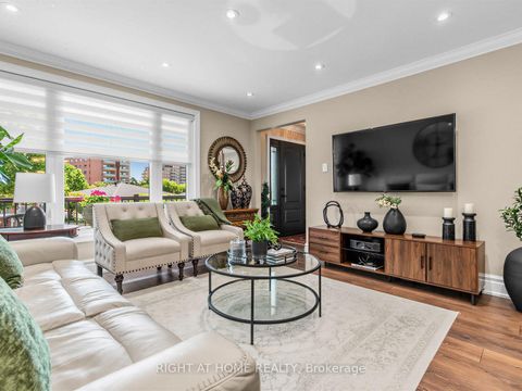 Photo 6 at 2 Grenadine Court, Humber Summit, Toronto
