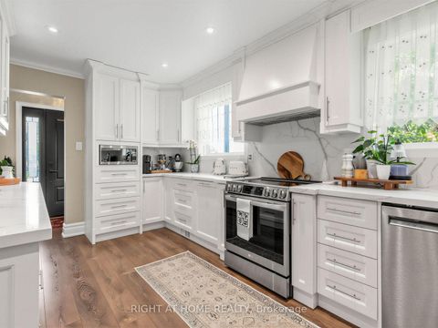 Photo 10 at 2 Grenadine Court, Humber Summit, Toronto