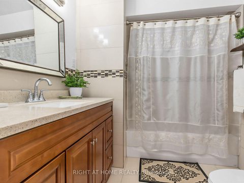 Photo 17 at 2 Grenadine Court, Humber Summit, Toronto