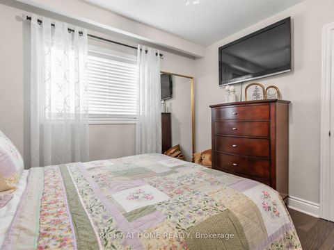 Photo 19 at 2 Grenadine Court, Humber Summit, Toronto