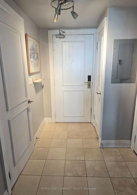 Photo 4 at 413 - 2737 Keele Street, CFB, Toronto