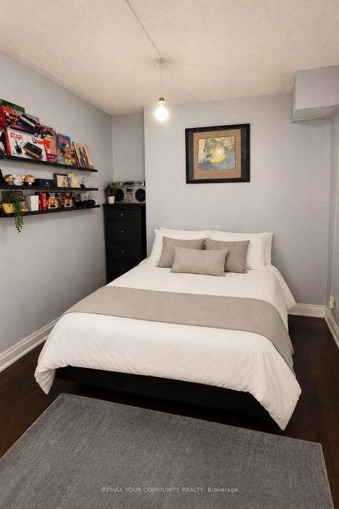 Photo 5 at 413 - 2737 Keele Street, CFB, Toronto
